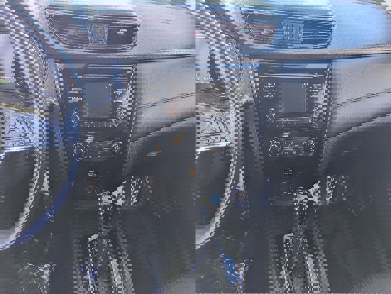 Used 2017 Nissan Rogue S w/ S Family Package image 17