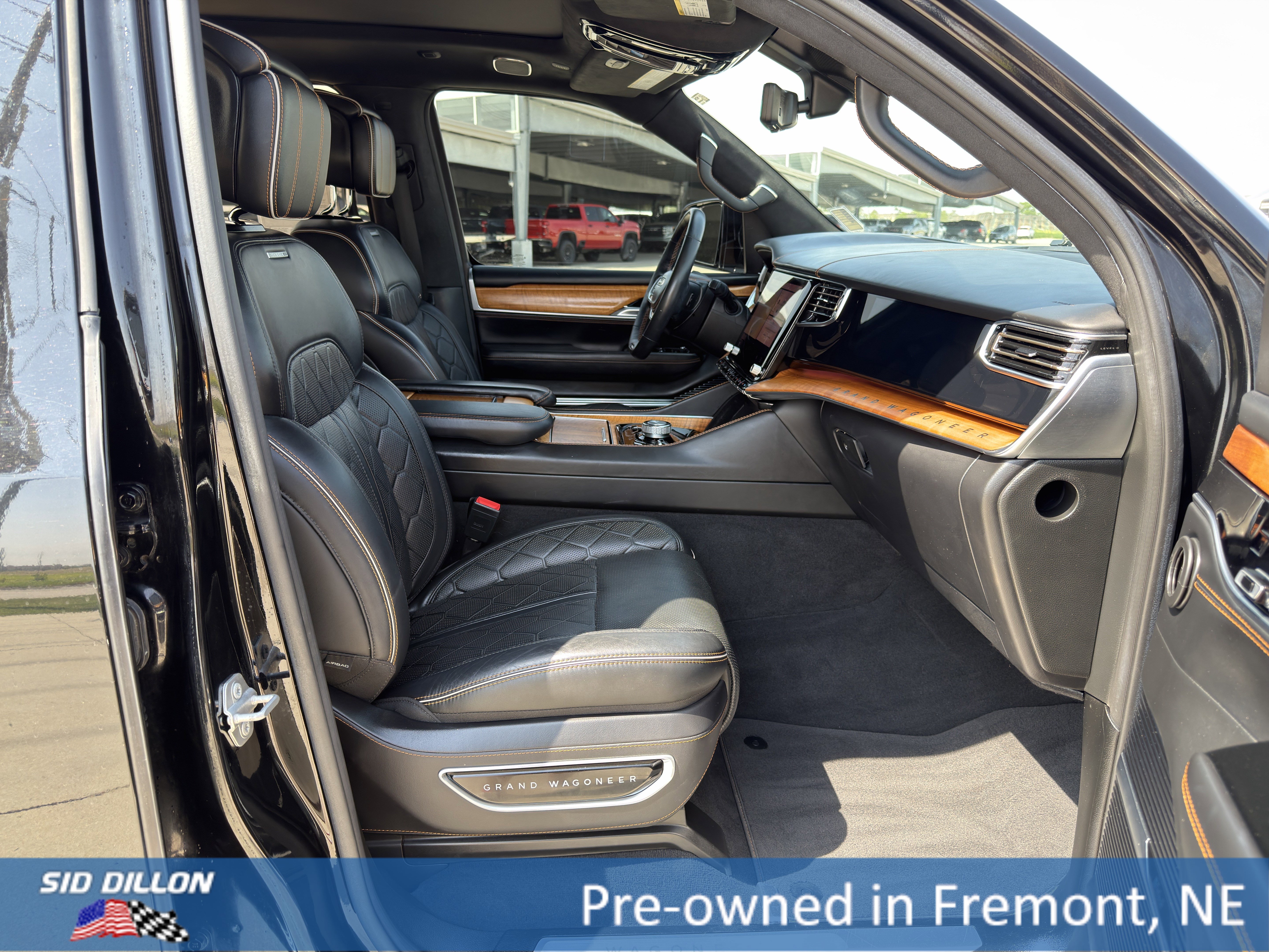 Used 2023 Jeep Grand Wagoneer Series III AWD/4WD image 20
