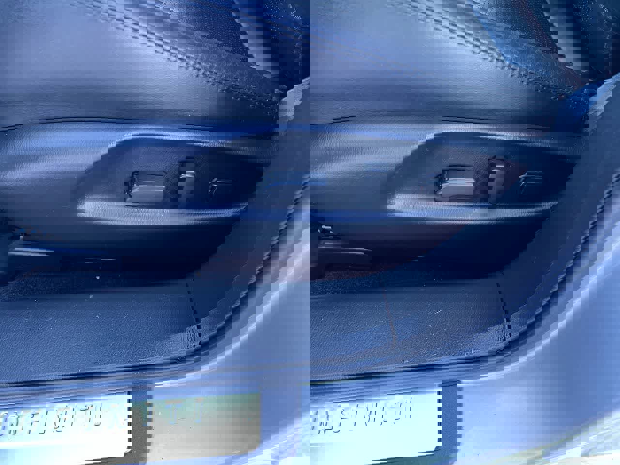 Used 2019 INFINITI Q70 Luxe image 12