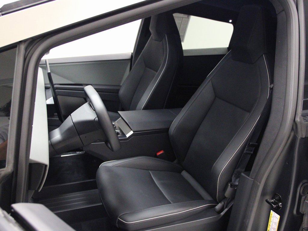 Used 2024 Tesla Cybertruck AWD Crew Cab image 18