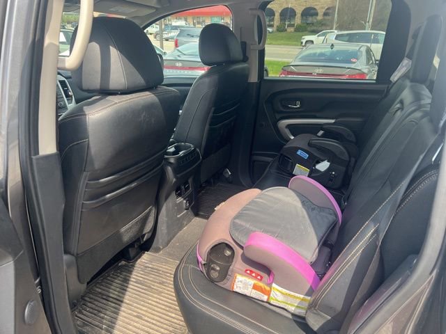 Used 2017 Nissan Titan SL image 12