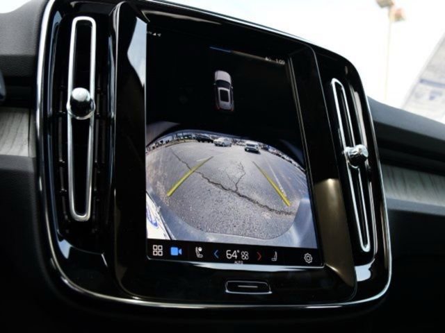 New 2025 Volvo XC40 B5 Core w/ Protection Package Premier image 15