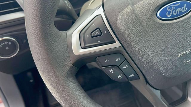 Used 2015 Ford Fusion SE FWD image 16