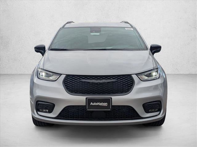 New 2026 Chrysler Pacifica Select image 6