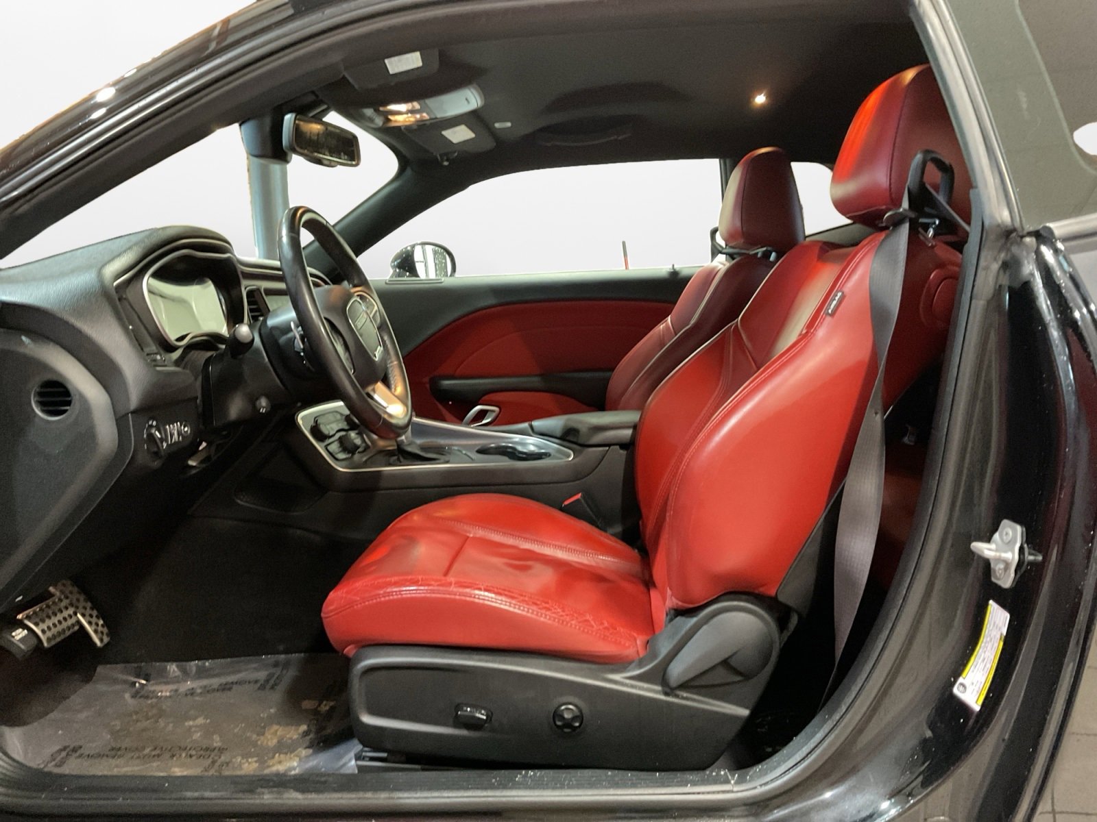 Used 2018 Dodge Challenger GT image 9