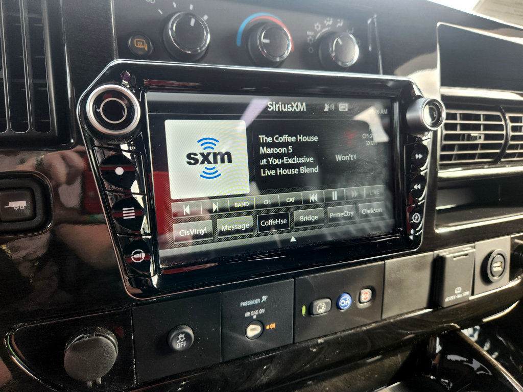 Used 2023 Chevrolet Express 2500 RWD image 32