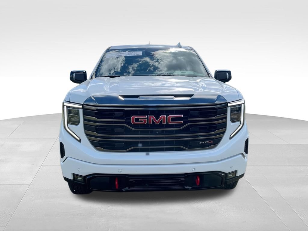 Used 2023 GMC Sierra 1500 AT4 w/ AT4 Preferred Package AWD/4WD image 3