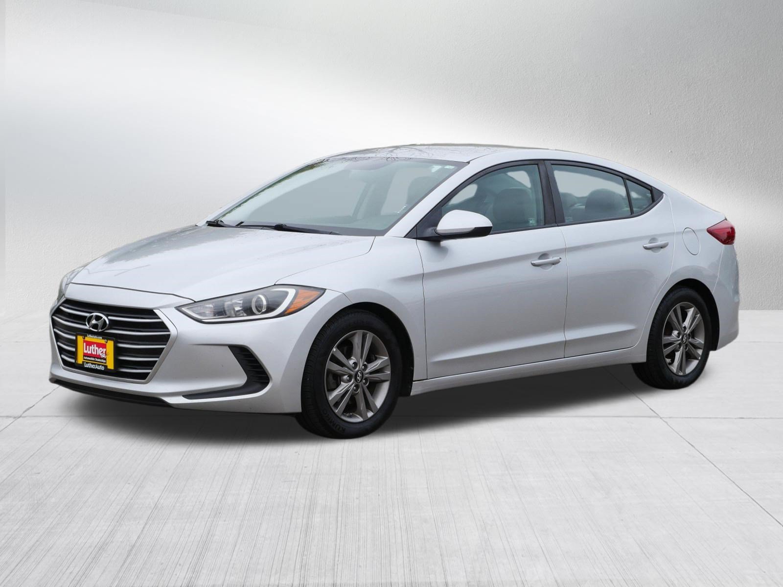 Used 2017 Hyundai Elantra SE FWD image 3