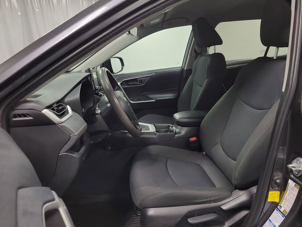 Used 2021 Toyota RAV4 LE AWD/4WD image 13