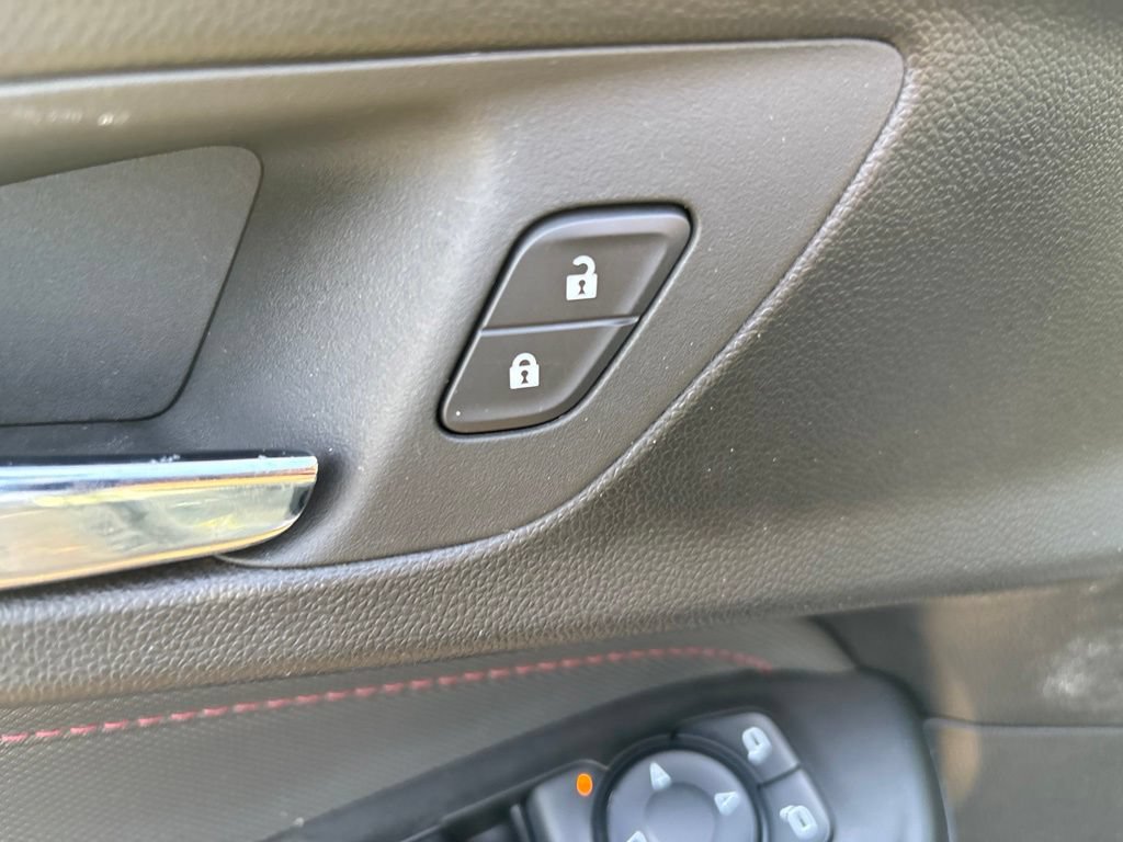Used 2023 Chevrolet TrailBlazer RS w/ Convenience Package FWD image 13