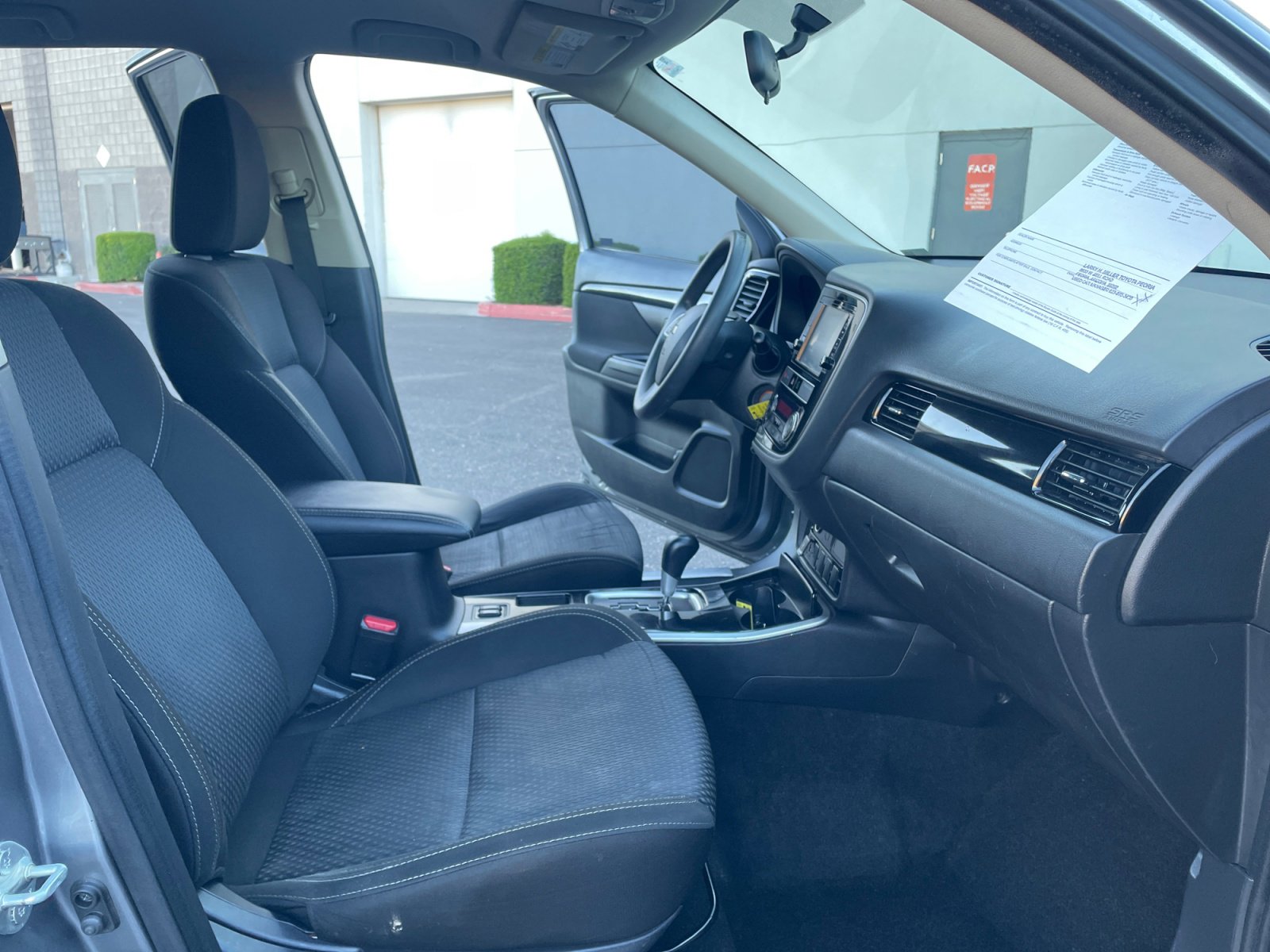 Used 2019 Mitsubishi Outlander ES image 19