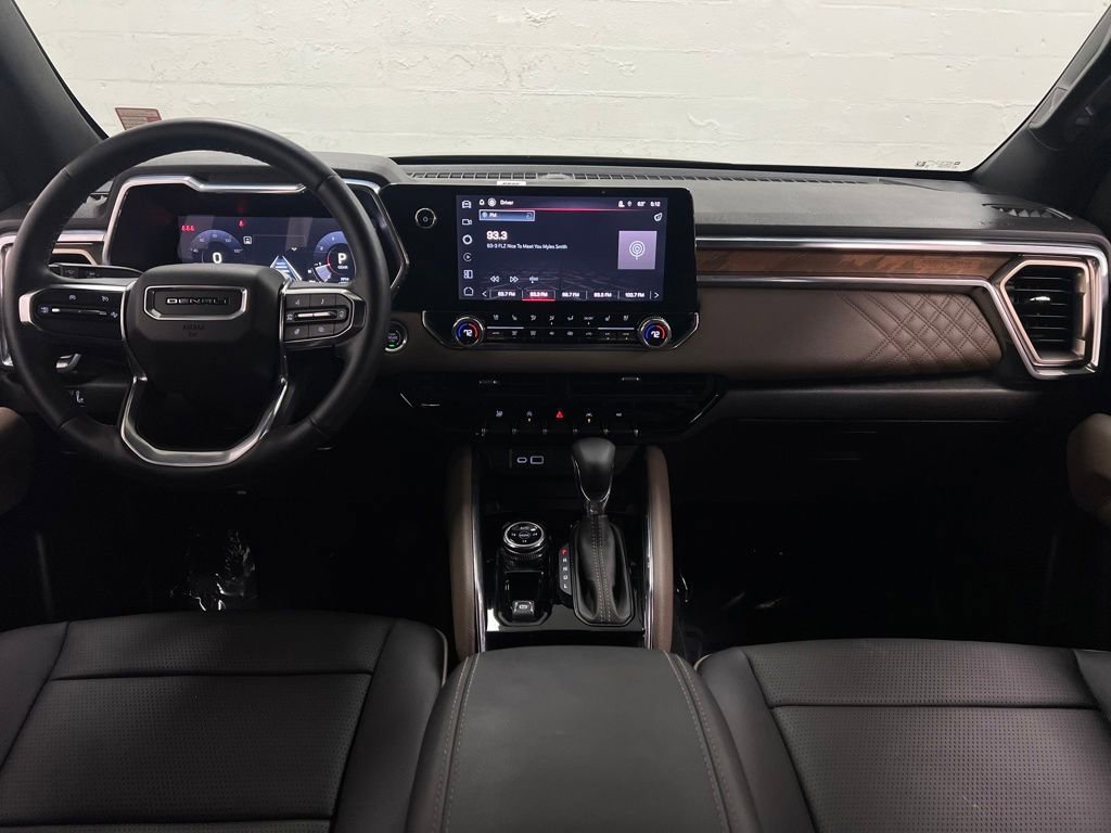 Used 2025 GMC Canyon Denali image 14