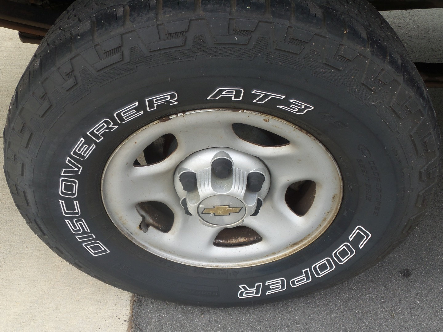 Used 2004 Chevrolet Silverado 1500 W/T AWD/4WD image 25