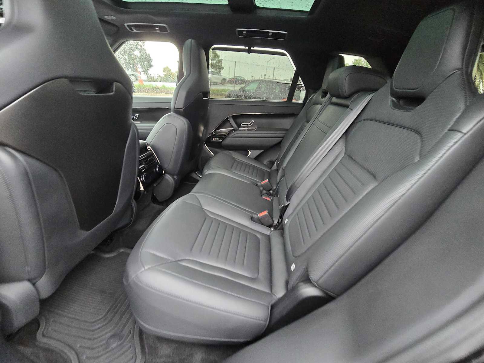 Used 2024 Land Rover Range Rover Sport image 21