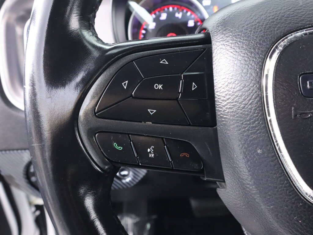 Used 2019 Dodge Charger SXT RWD image 12