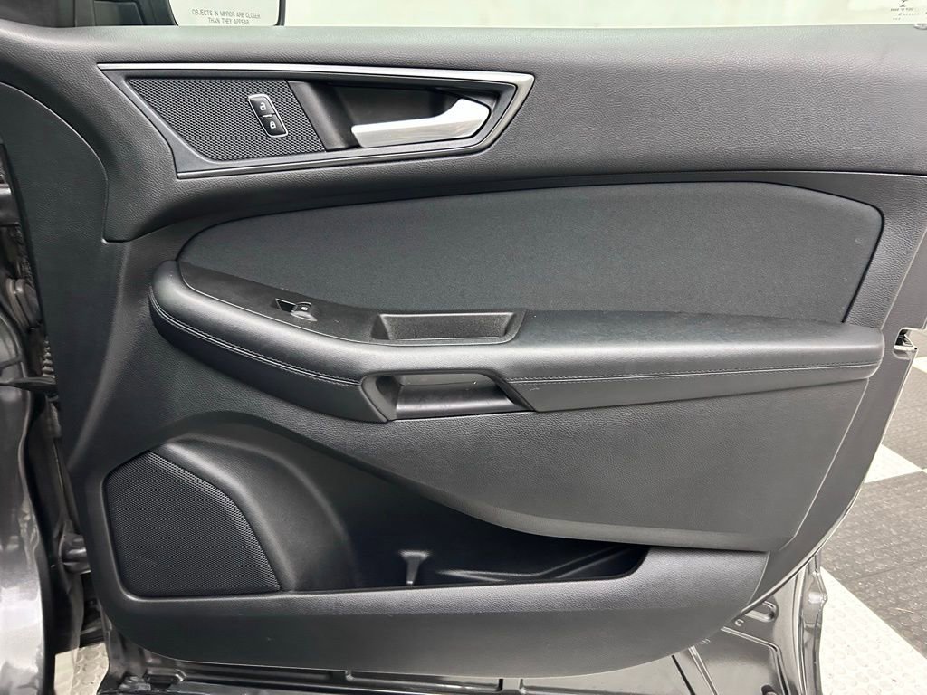 Used 2018 Ford Edge SE AWD/4WD image 16