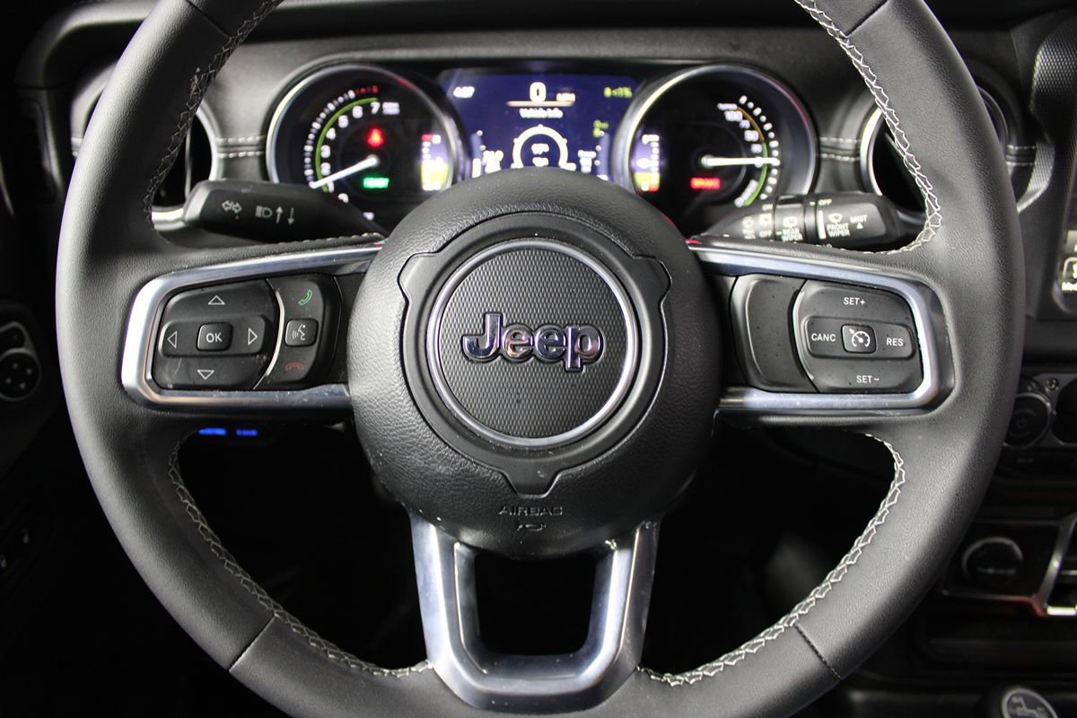 Used 2023 Jeep Wrangler Sahara AWD/4WD image 14