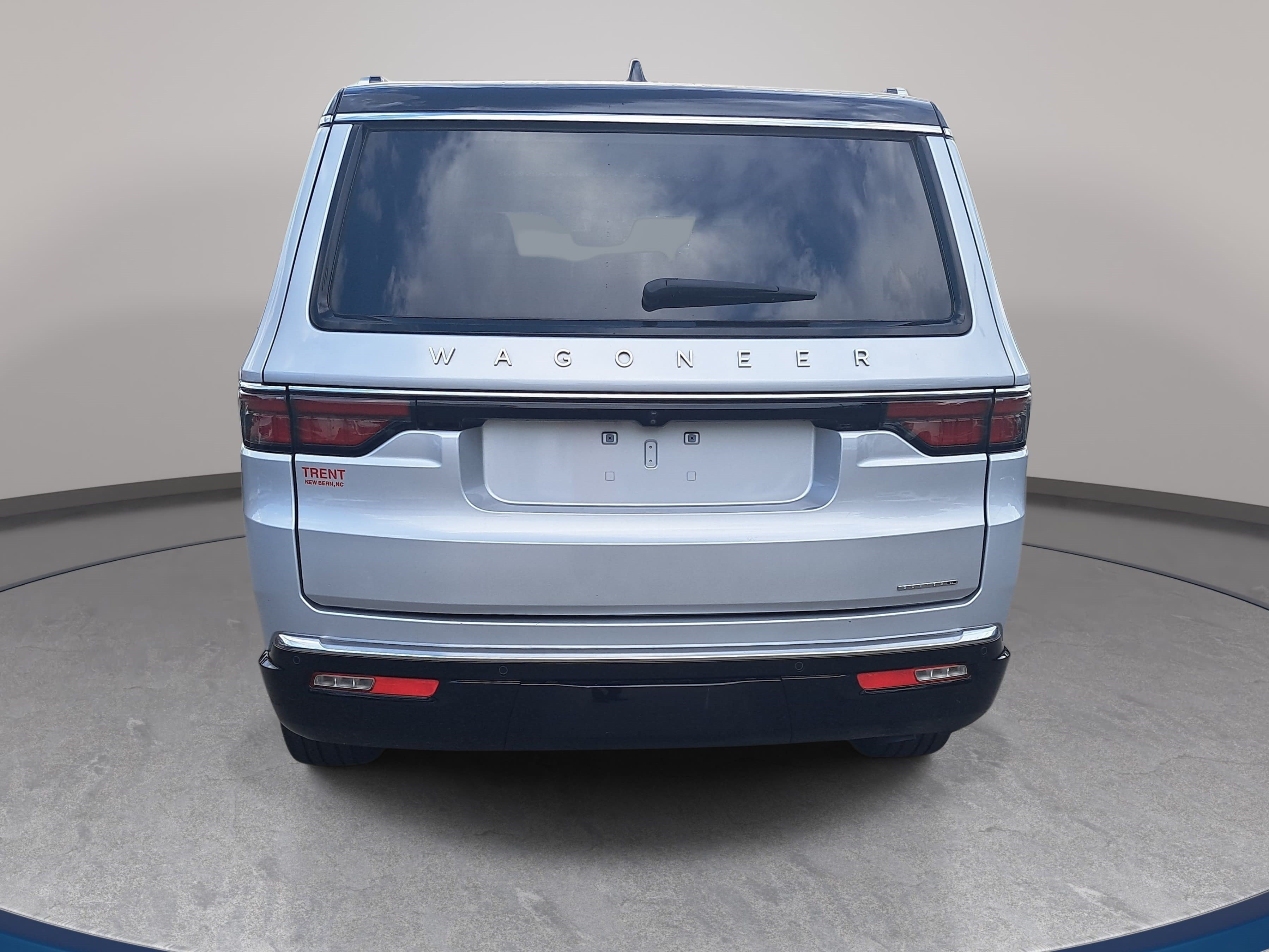 Used 2024 Jeep Wagoneer Series II w/ Premium Group I AWD/4WD image 6