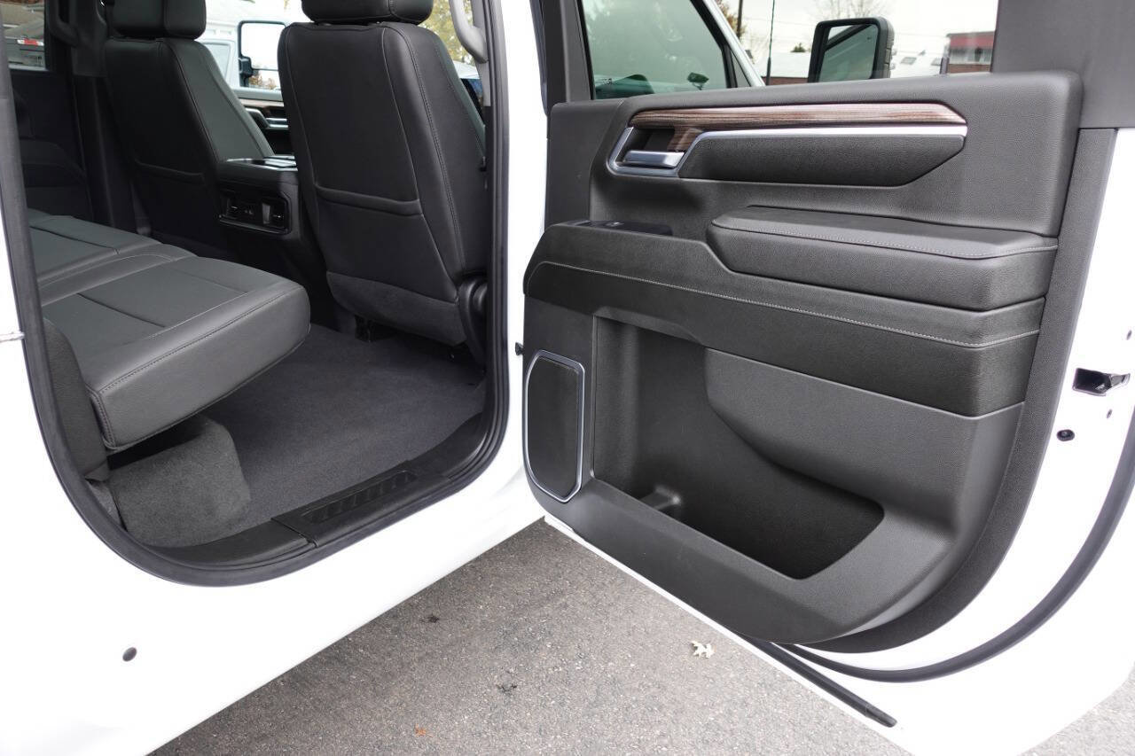 Used 2024 Chevrolet Silverado 2500 LT w/ All Star Edition image 31