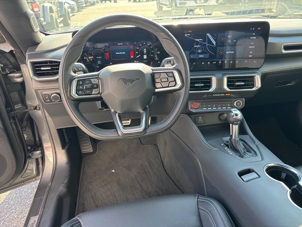 Used 2025 Ford Mustang GT Premium image 4