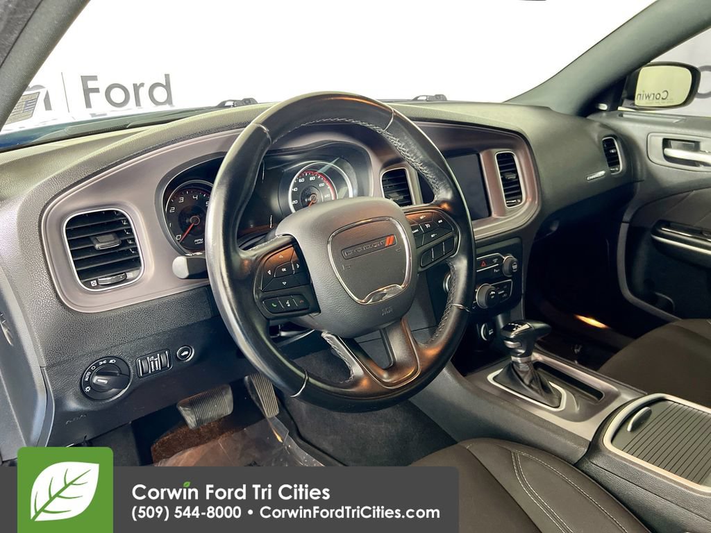 Used 2023 Dodge Charger SXT RWD image 3