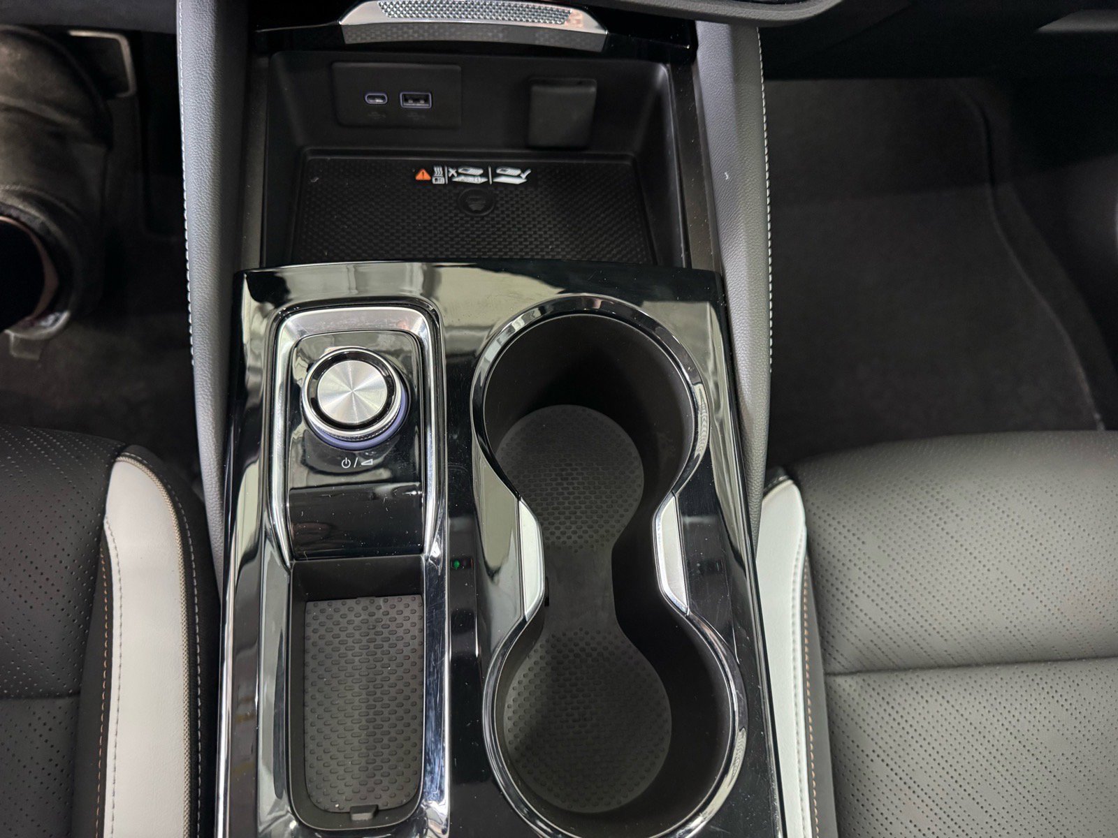 Used 2024 Buick Envision Sport Touring image 19