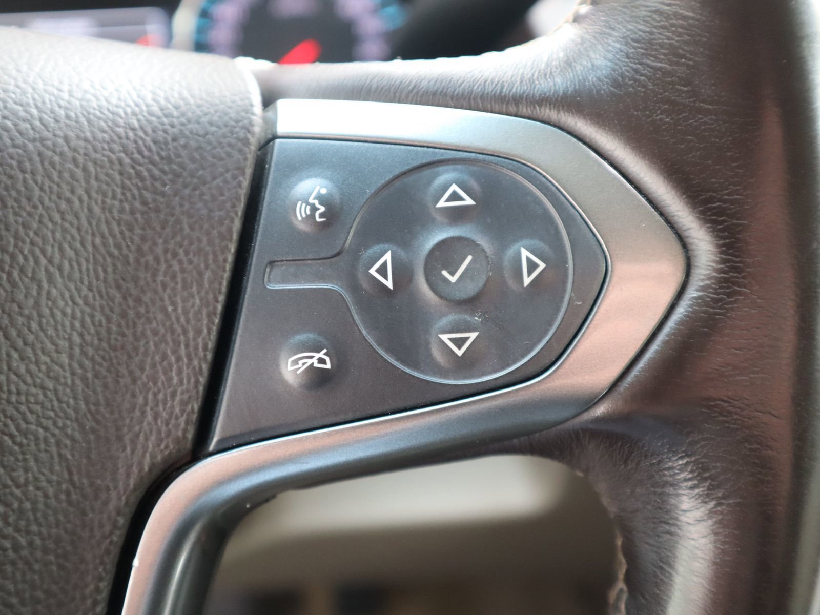 Used 2019 Chevrolet Suburban Premier AWD/4WD image 40