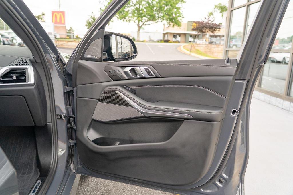 Used 2025 BMW X5 M60i AWD/4WD image 20