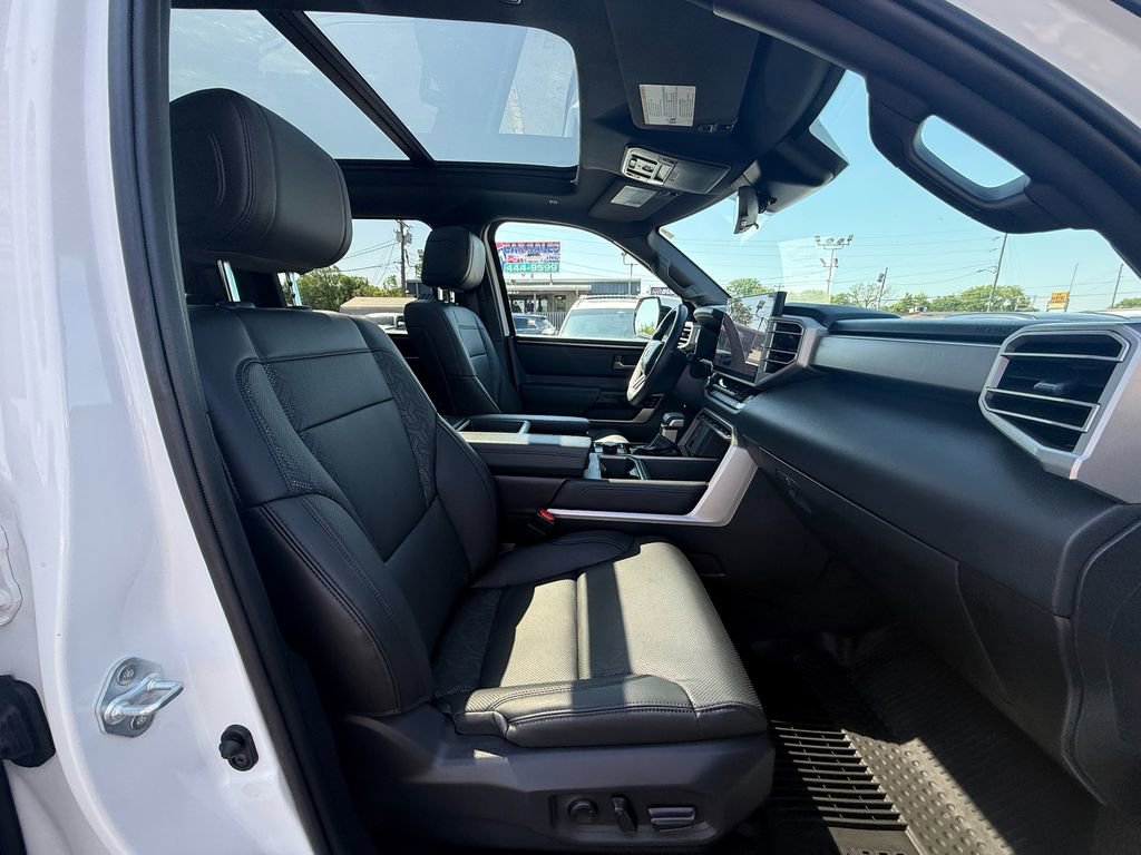 Used 2025 Toyota Tundra Limited AWD/4WD image 24