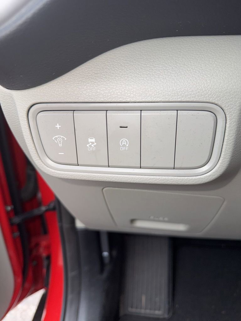 Certified 2023 Kia Soul LX FWD image 17