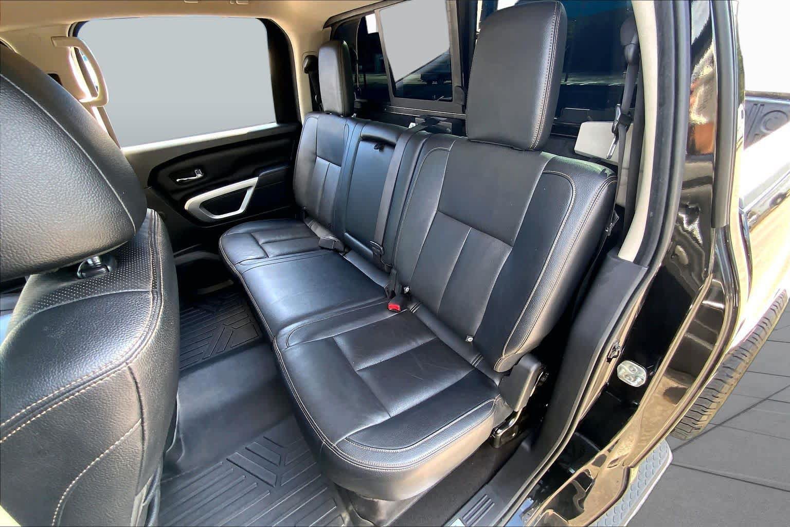 Used 2019 Nissan Titan SL w/ Chrome Package AWD/4WD image 21