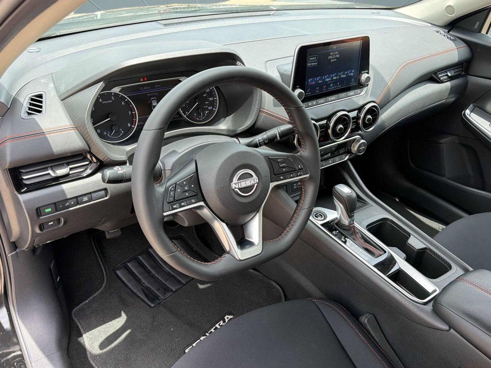 Used 2025 Nissan Sentra SR w/ Midnight Edition FWD image 4