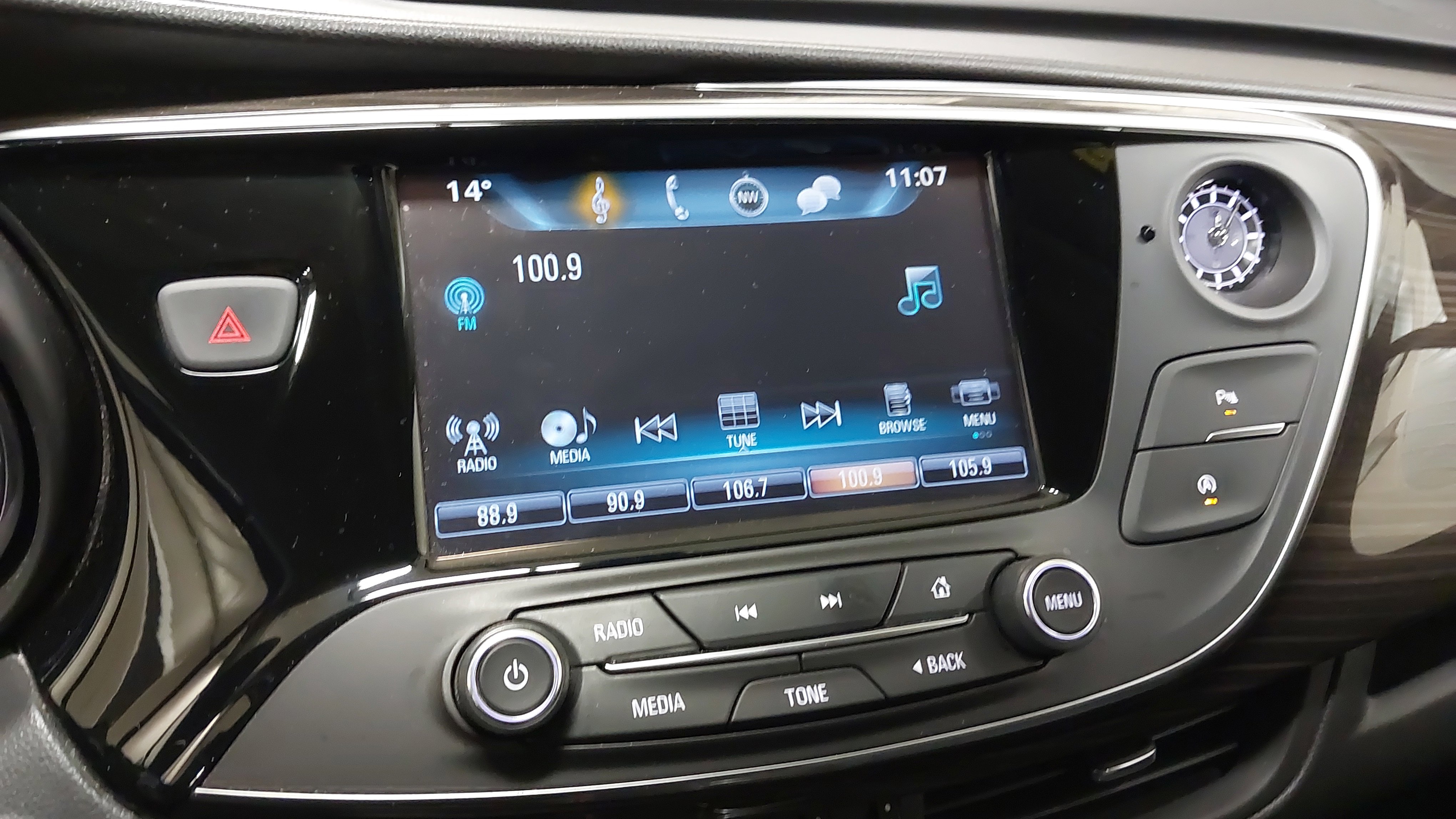 Used 2019 Buick Envision Essence image 20