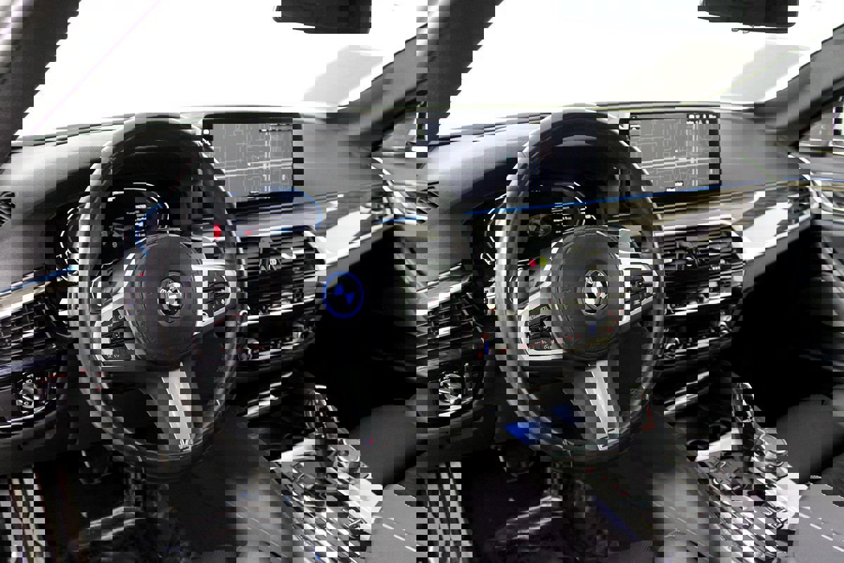 Used 2023 BMW 530e w/ M Sport Package image 37