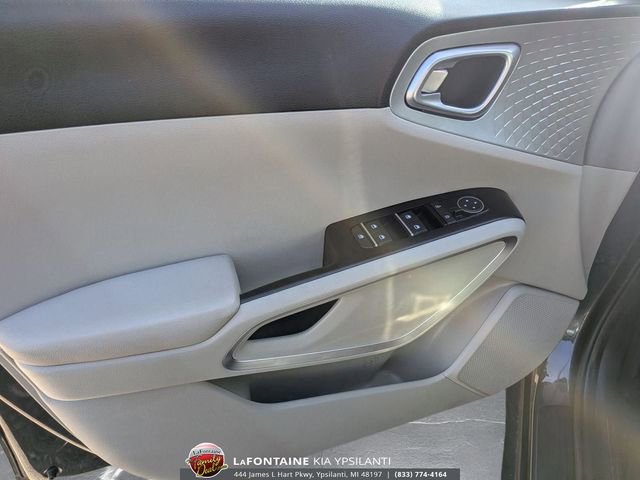 Used 2023 Kia Soul LX w/ LX Technology Package image 14