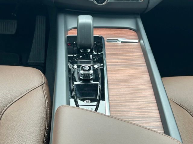 New 2024 Volvo XC60 T8 Plus AWD/4WD image 19