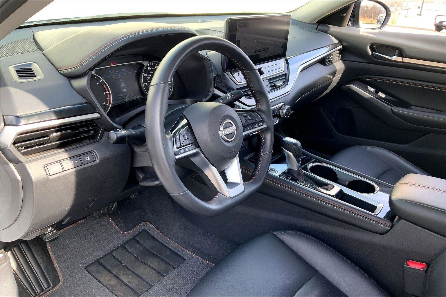 Used 2023 Nissan Altima 2.5 SR w/ SR Premium Package image 12