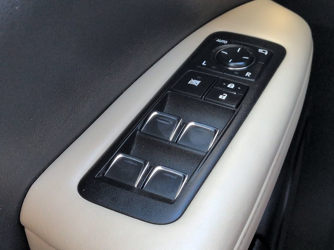 Used 2021 Lexus RX 350 FWD w/ Accessory Package image 22
