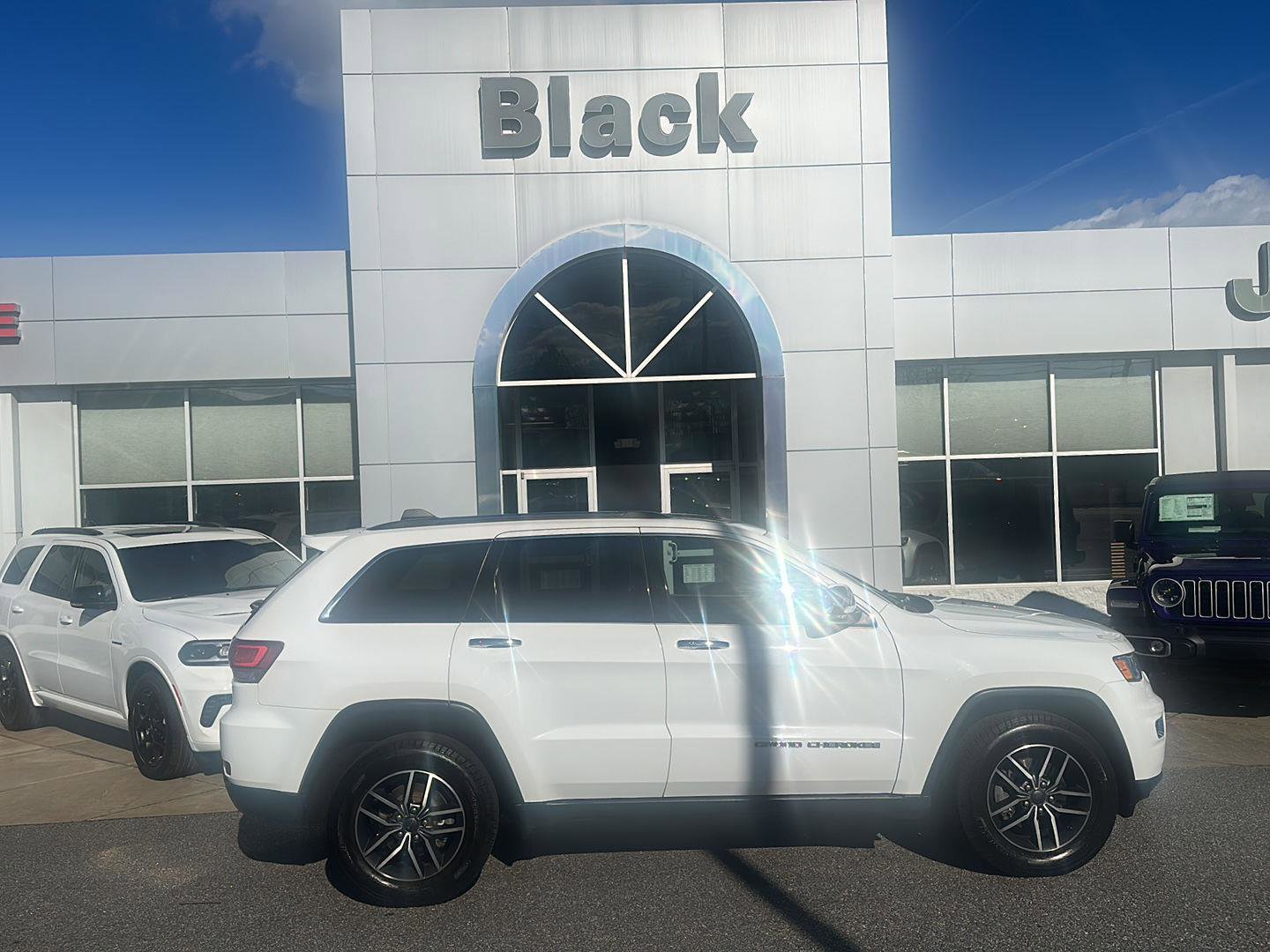 Used 2020 Jeep Grand Cherokee Limited image 3