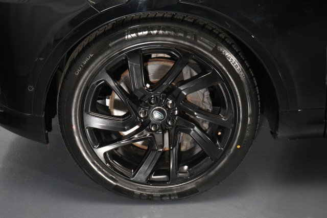 Used 2024 Land Rover Discovery Dynamic SE AWD/4WD image 19