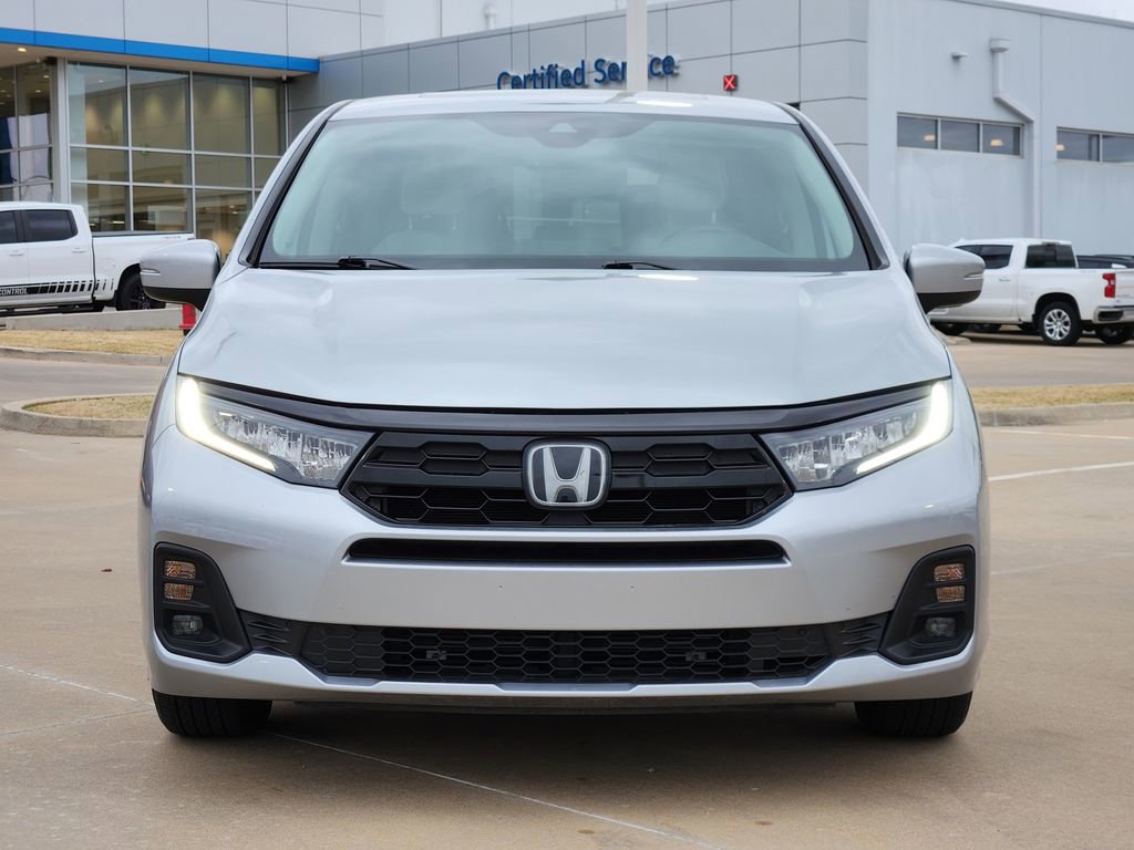Used 2025 Honda Odyssey Touring image 2
