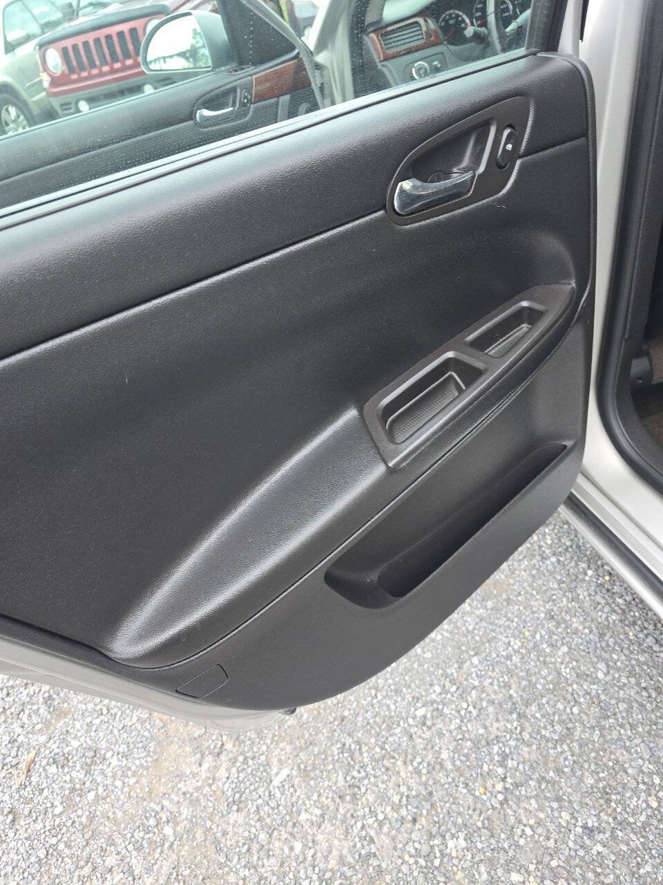 Used 2007 Chevrolet Impala SS w/ Convenience Package FWD image 18