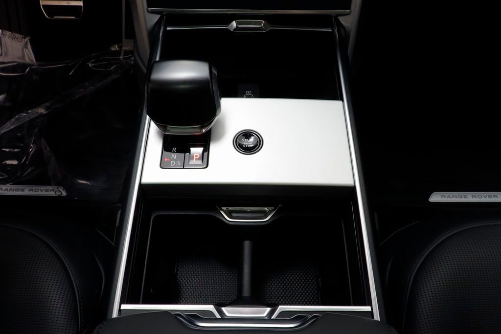 New 2025 Land Rover Range Rover SV AWD/4WD image 15