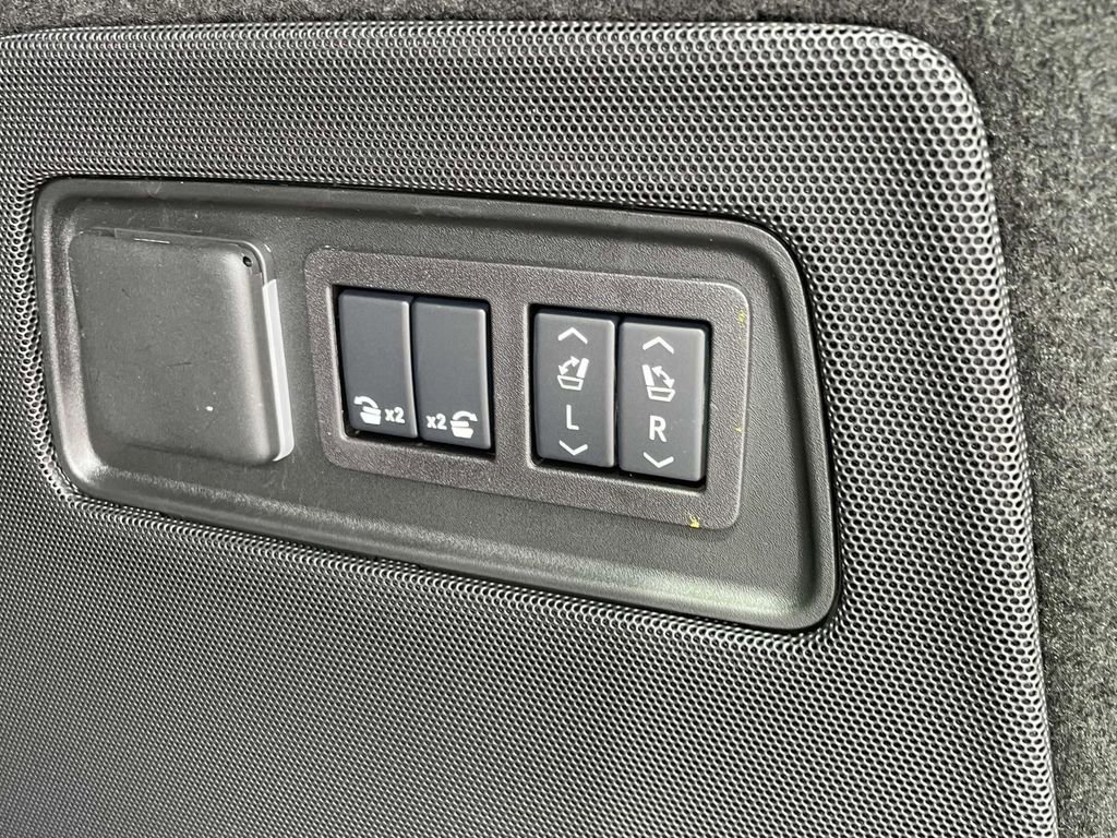 New 2025 Cadillac Escalade ESV Premium Luxury image 11