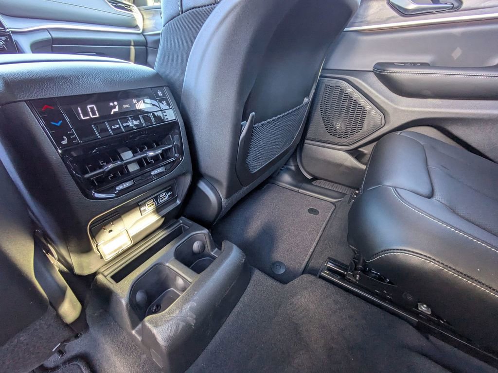 New 2025 Jeep Grand Cherokee L Limited w/ Luxury Tech Group II image 30