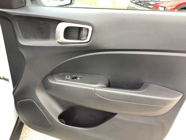 Certified 2026 Hyundai Venue SEL FWD image 25