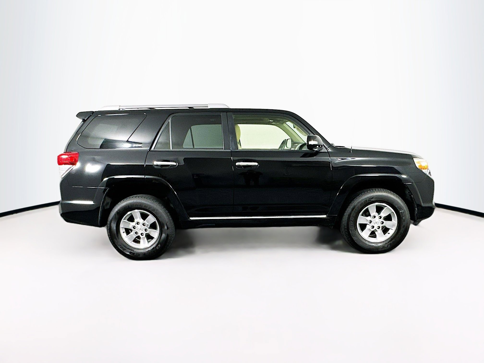 Used 2013 Toyota 4Runner SR5 w/ Convenience Pkg image 10