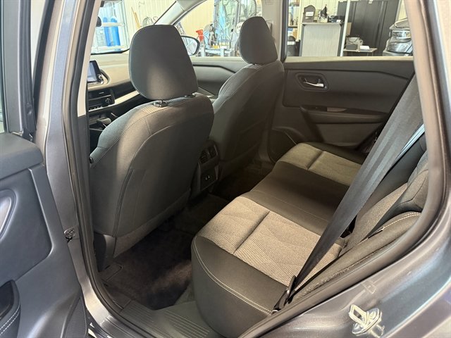 Used 2024 Nissan Rogue SV image 13