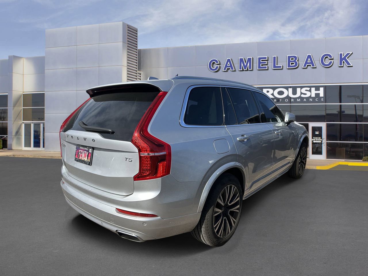 Used 2020 Volvo XC90 T5 Momentum FWD image 4