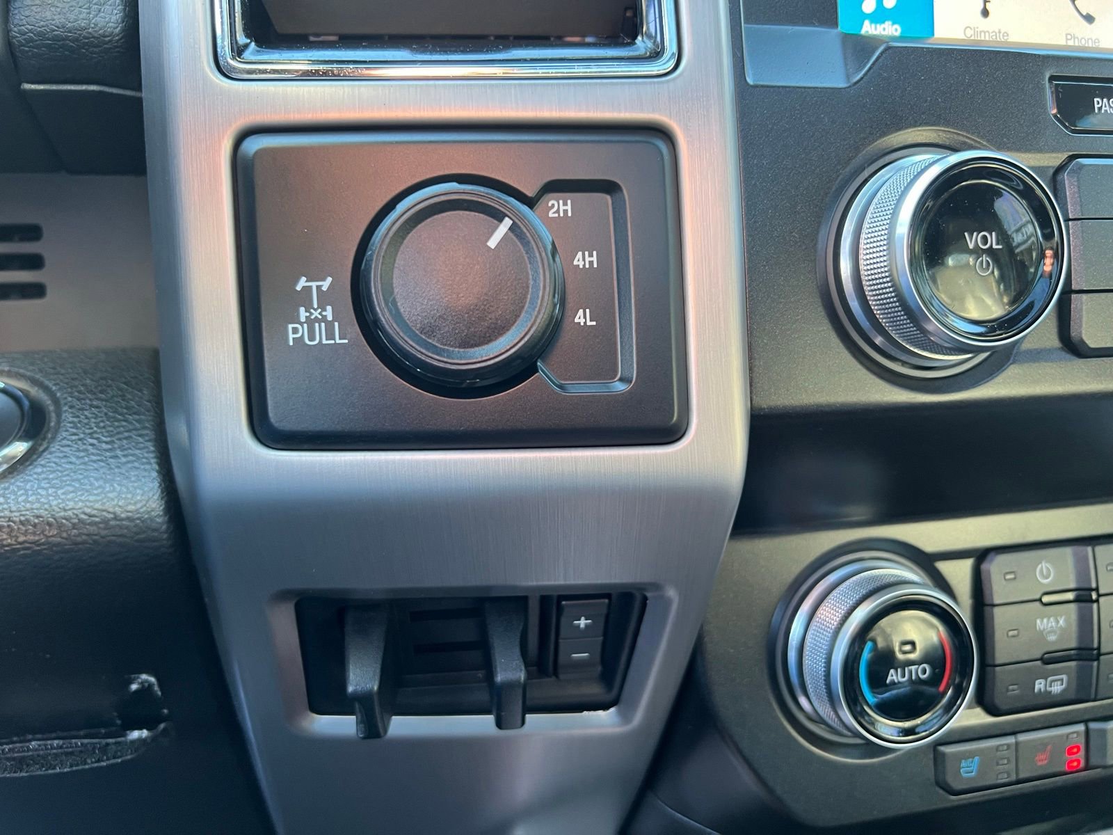 Used 2019 Ford F350 Platinum w/ Platinum Ultimate Package image 38